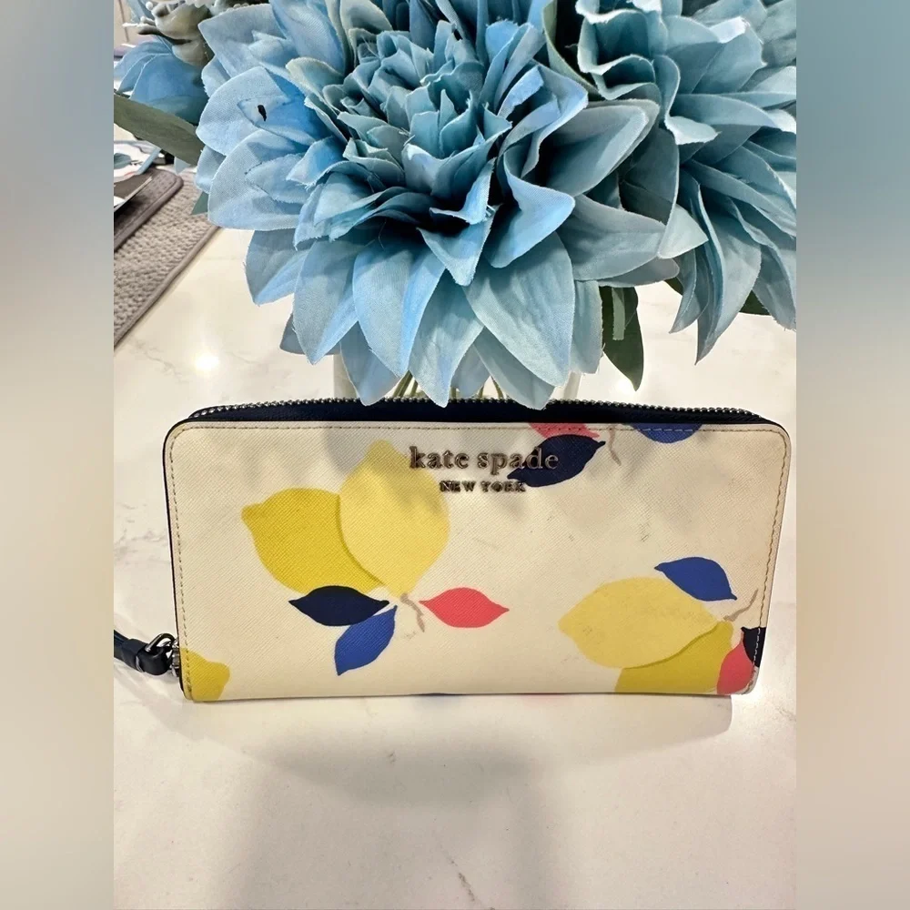 Kate Spade New York NWT Cameron Large Wallet LEMON ZEST